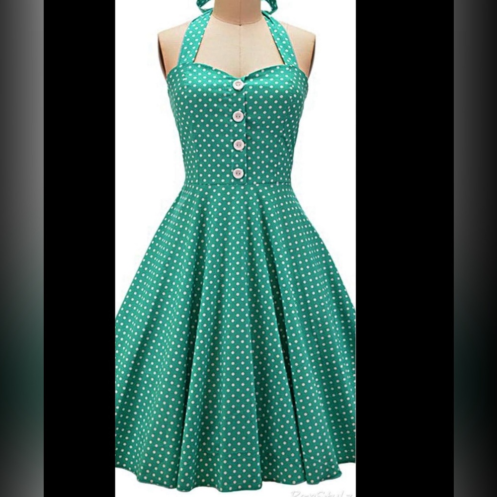 Vintage-look green and white polka dot dress. Halter neck, flared skirt size S